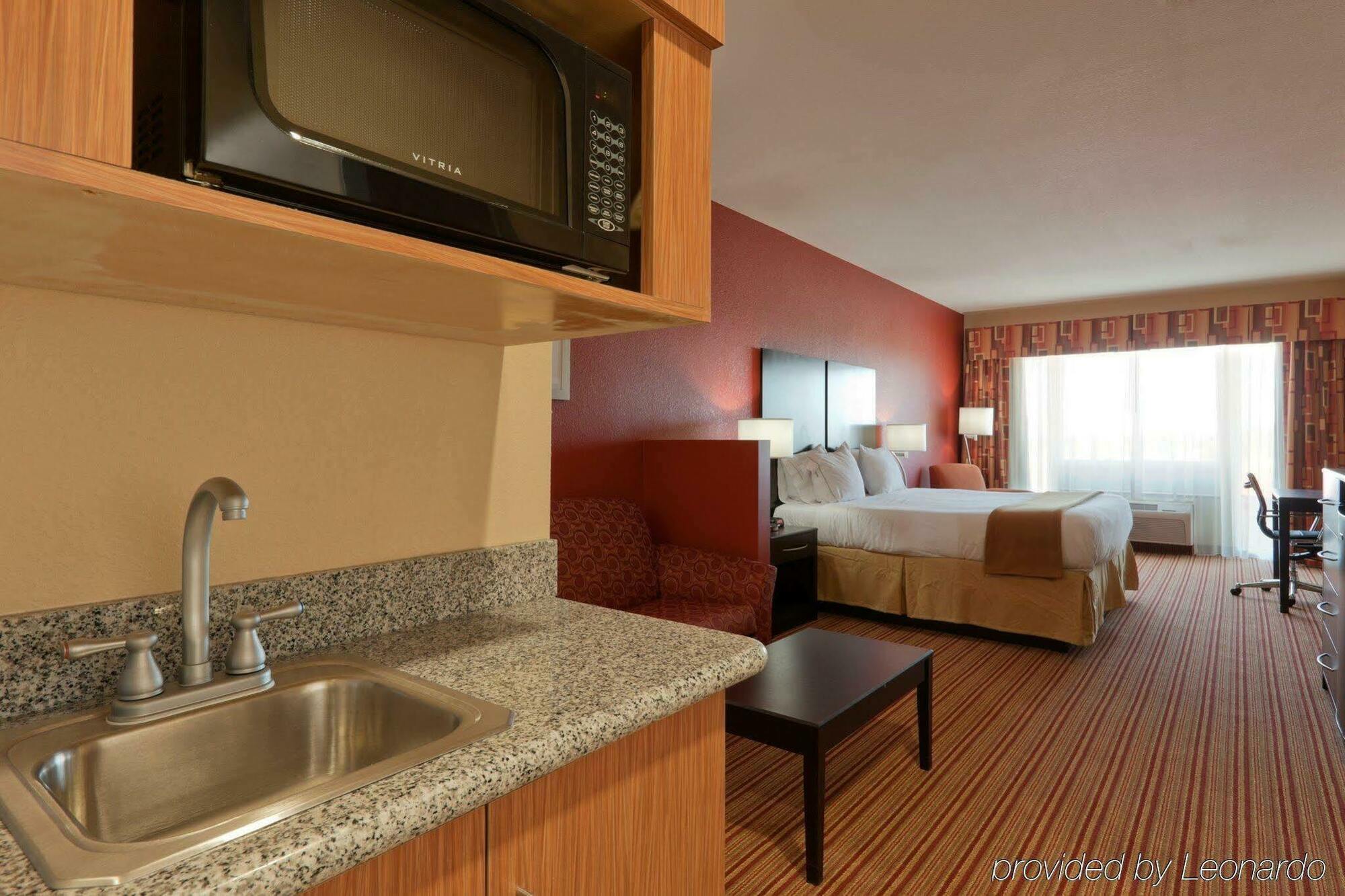 Holiday Inn Express Hotel Winona North By Ihg Стая снимка