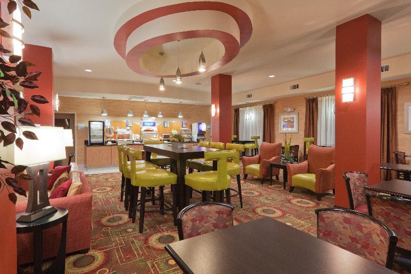 Holiday Inn Express Hotel Winona North By Ihg Екстериор снимка